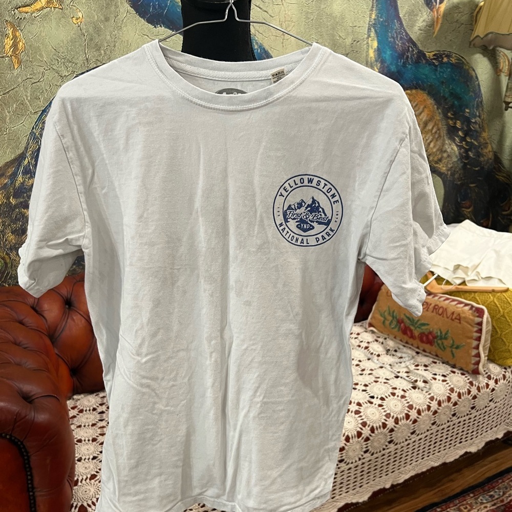 Yellowstone National Park Graphic Tee - White size small - Picture 2 of 8